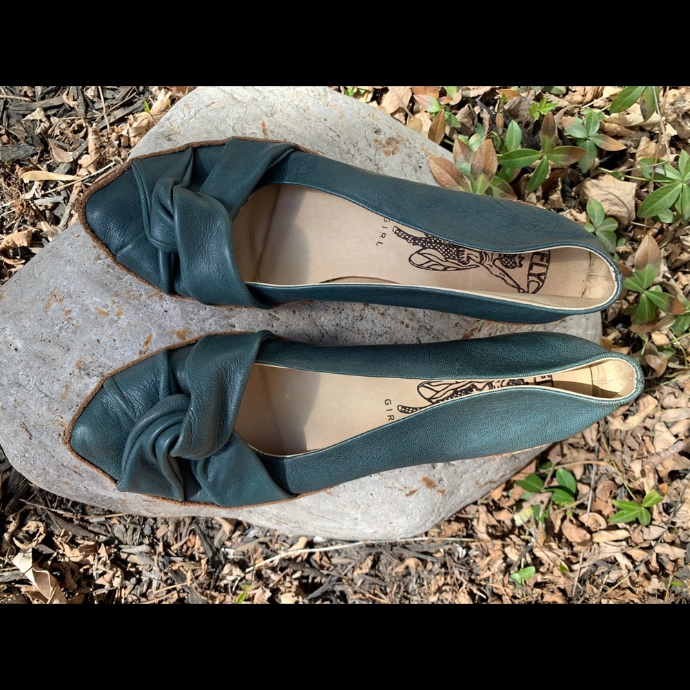 FLY London Leather Heels. Size 39. EUC.